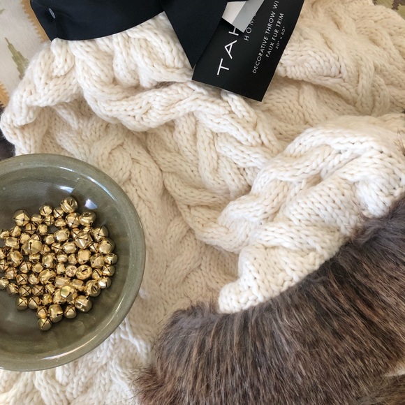 Tahari Bedding Tahari Ivory Chunky Cable Faux Fur Throw Blanket